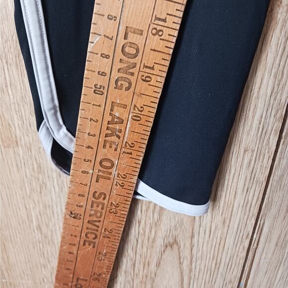 All Access Black White Stripe Capri Leggings Size Small - Picture 7 of 8